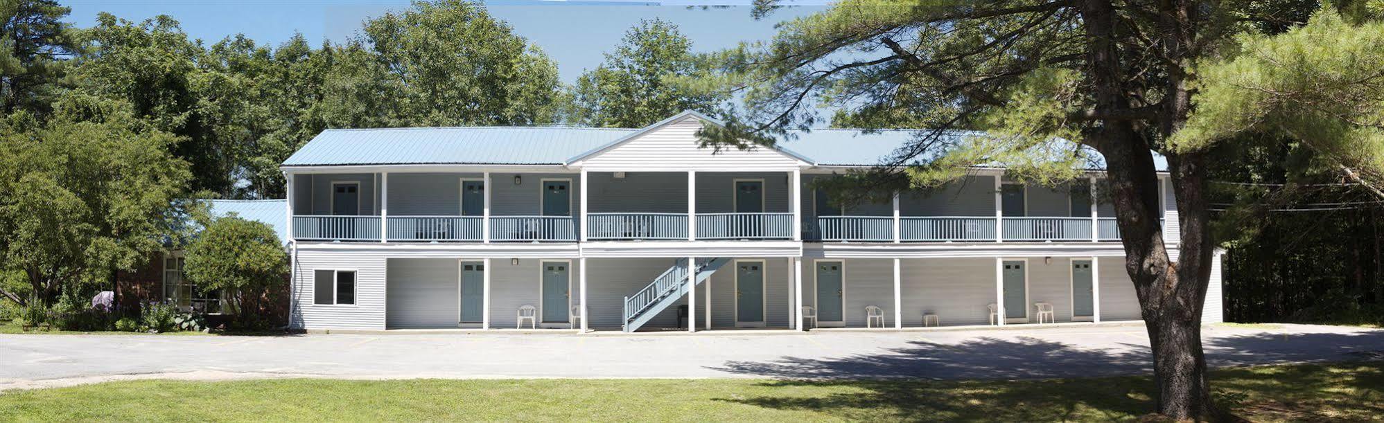 Red Carpet Inn And Suites Plymouth Exterior photo